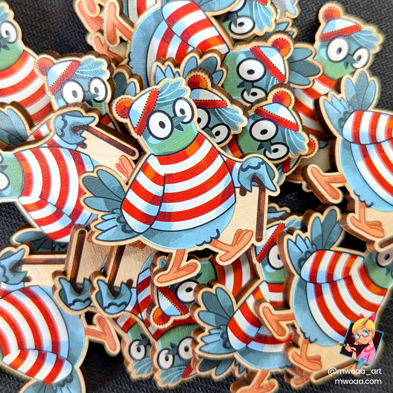 Geek Pigeons, Où est Charligeon ? | Pin's ou Magnet en bois – Image 4
