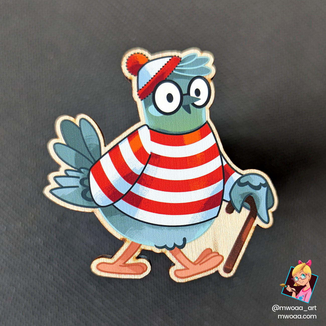 Geek Pigeons, Où est Charligeon ? | Pin's ou Magnet en bois – Image 2