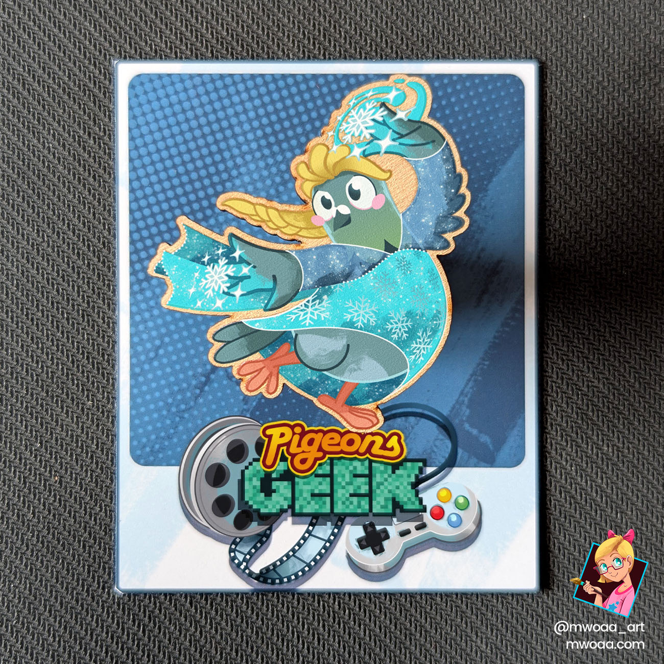 Geek Pigeons, La pigeonne des neiges | Pin's ou Magnet en bois
