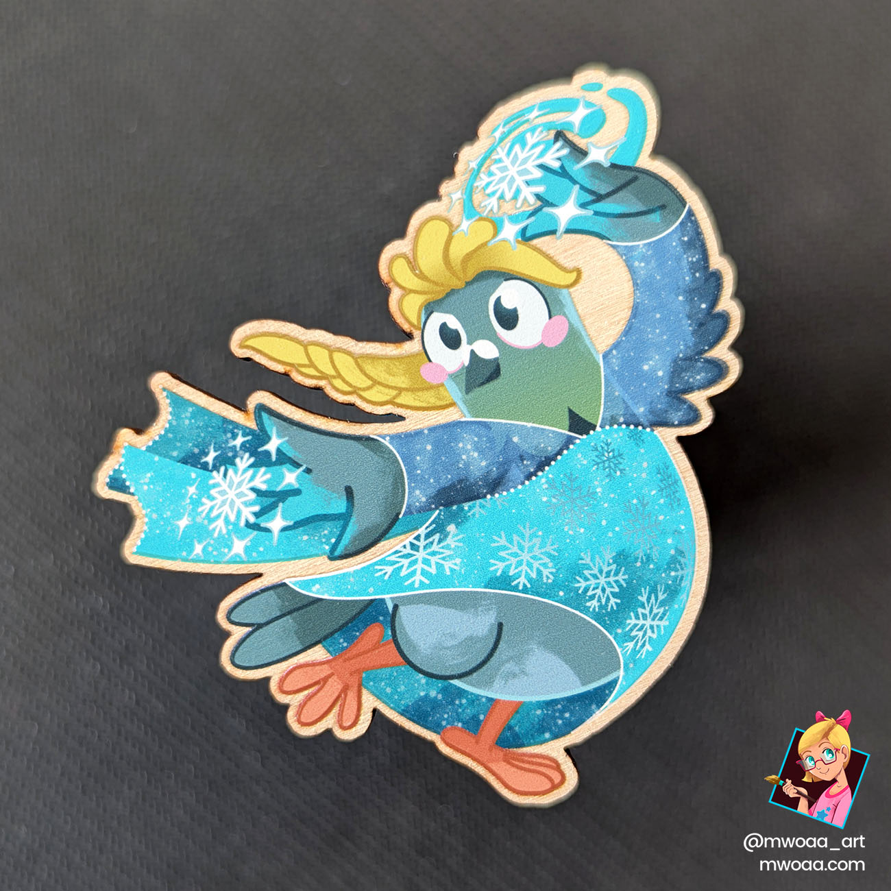 Geek Pigeons, La pigeonne des neiges | Pin's ou Magnet en bois – Image 2