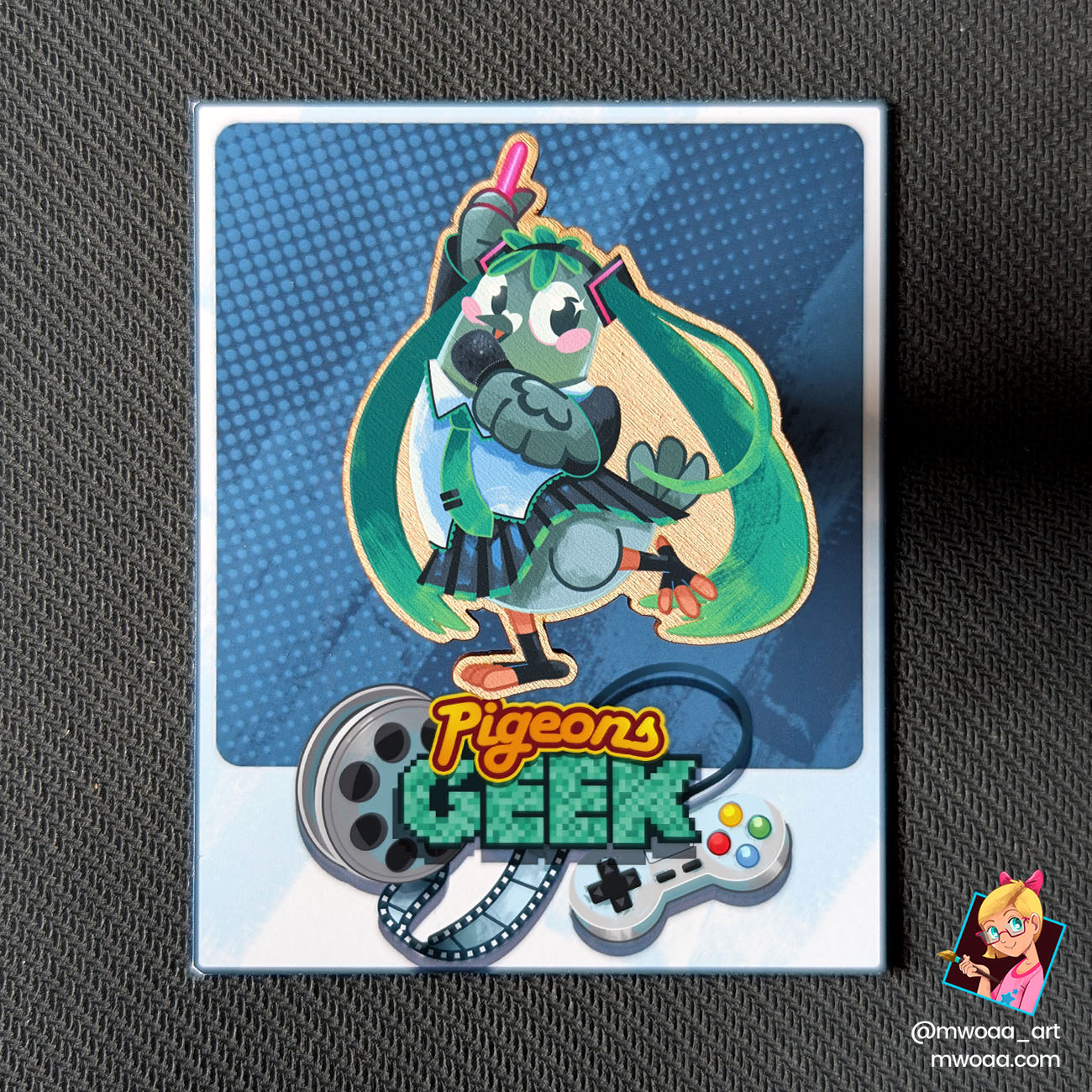 Geek Pigeons, Hatsune pigeon | Pin's ou Magnet en bois