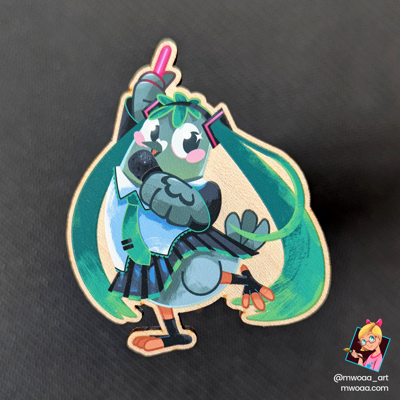 Geek Pigeons, Hatsune pigeon | Pin's ou Magnet en bois - Image 2