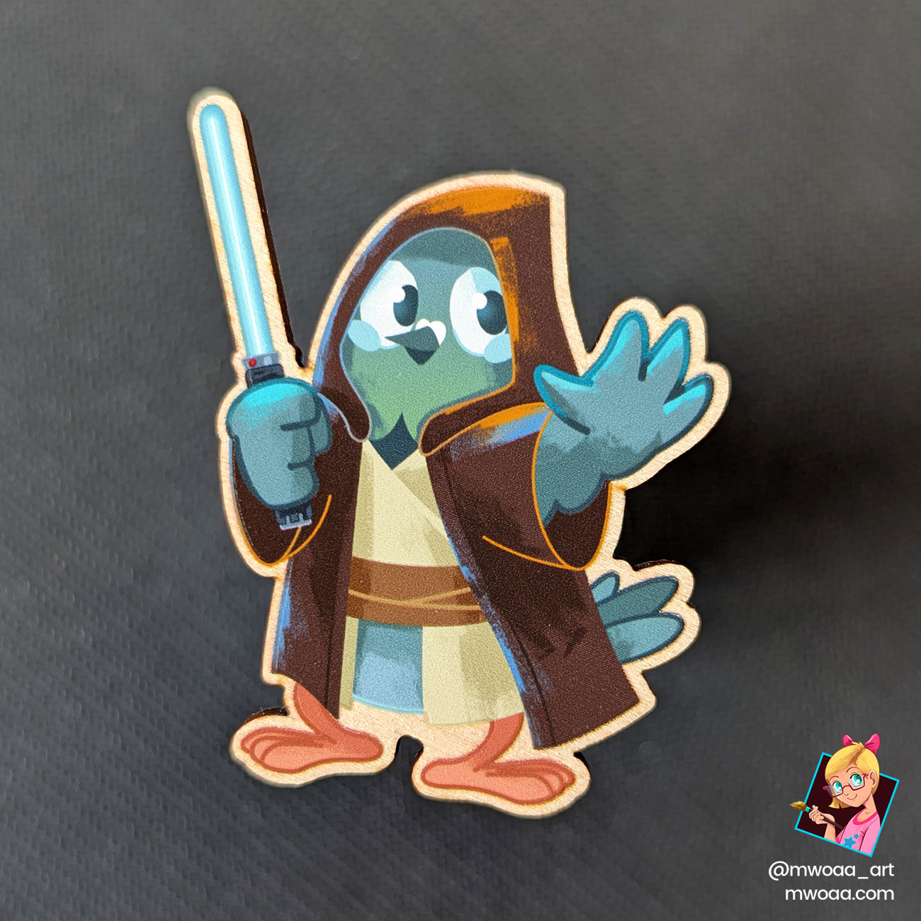 Geek Pigeons, Maître pigeon | Pin's ou Magnet en bois - Image 2