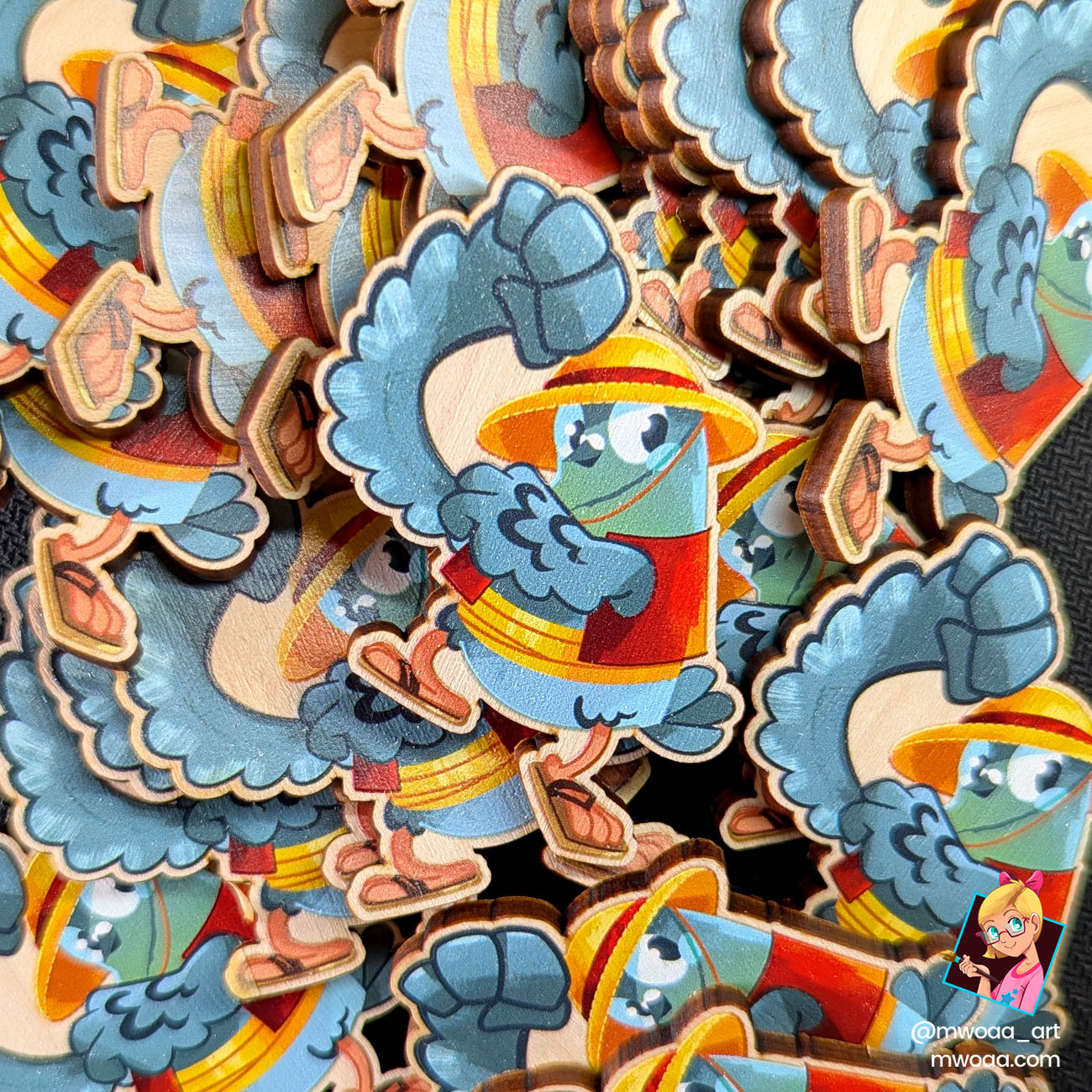 Geek Pigeons, Luffygeon | Pin's ou Magnet en bois – Image 4