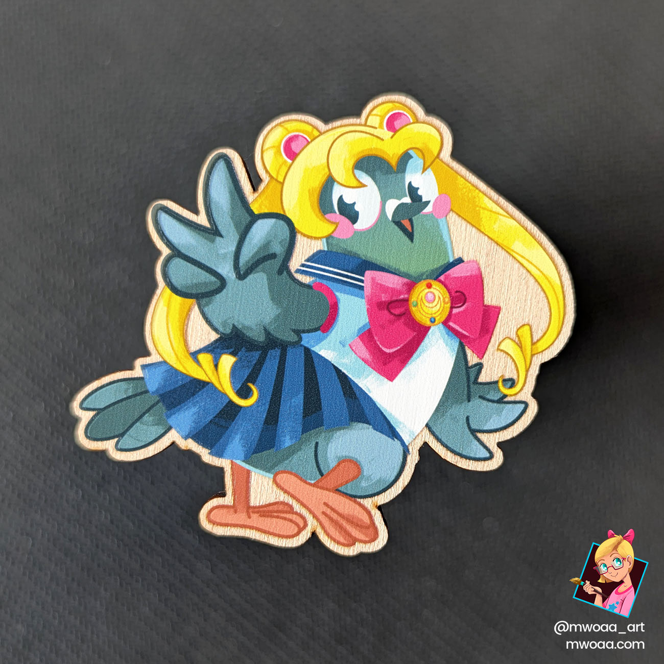Geek Pigeons, Pigeon Moon | Pin's ou Magnet en bois – Image 2